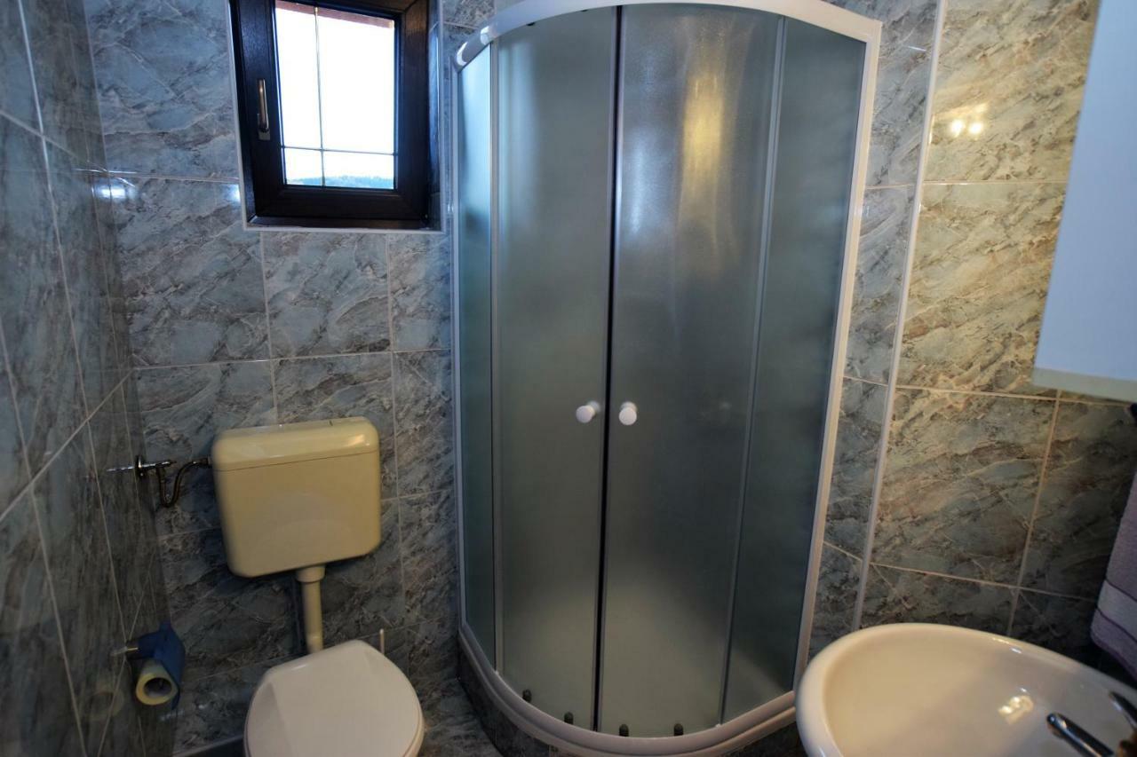 Privatni Smjestaj Most Otočac Εξωτερικό φωτογραφία